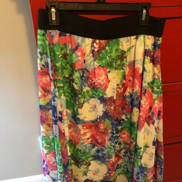 LuLaRoe Dresses & Skirts - LuLaRoe Lola Skirt, size Large